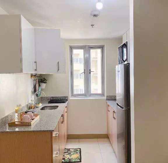 Huge 1bedroom Condotel W Balcony Near Smart Araneta Coliseum