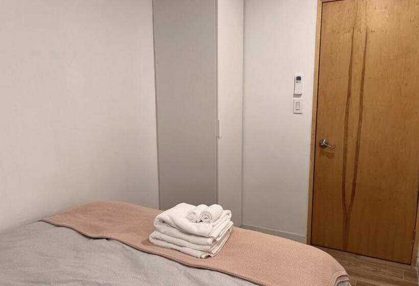 پانسیون Modern Apartment   Relocation & Business Stay