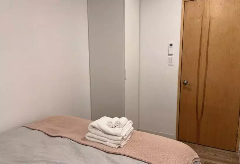 پانسیون Modern Apartment   Relocation & Business Stay