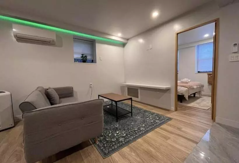 پانسیون Modern Apartment   Relocation & Business Stay