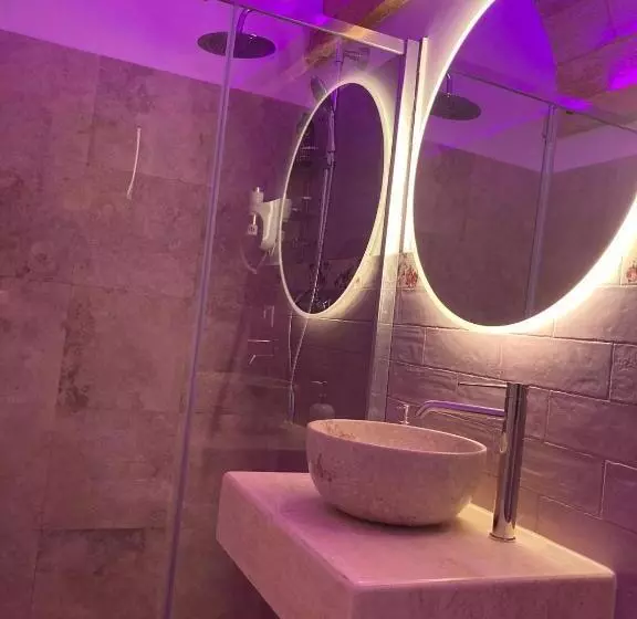Majatalo Zahra Superior Suite With Private Pool