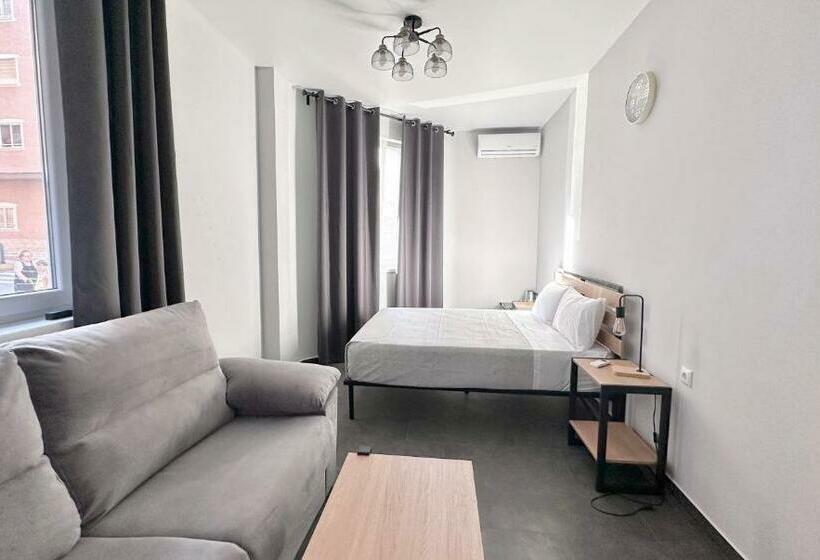 ユースホステル Hostal Lavela