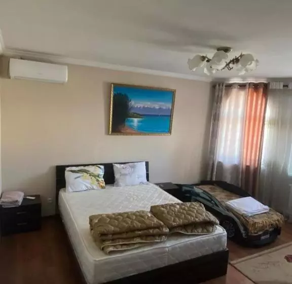 Amanat Hostel