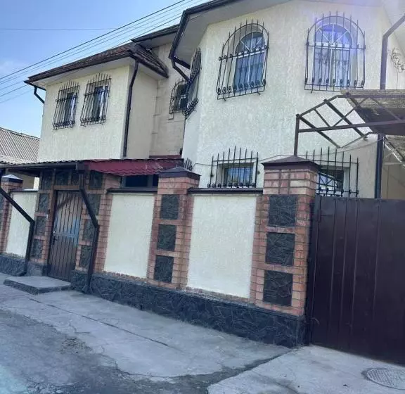 Amanat Hostel