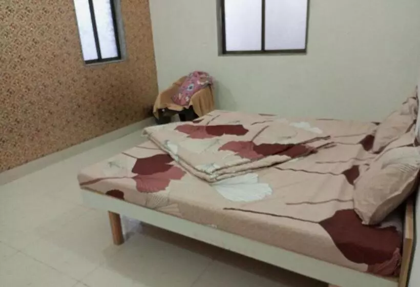 Hotelli Dwarka Bungalow 1 Only Family