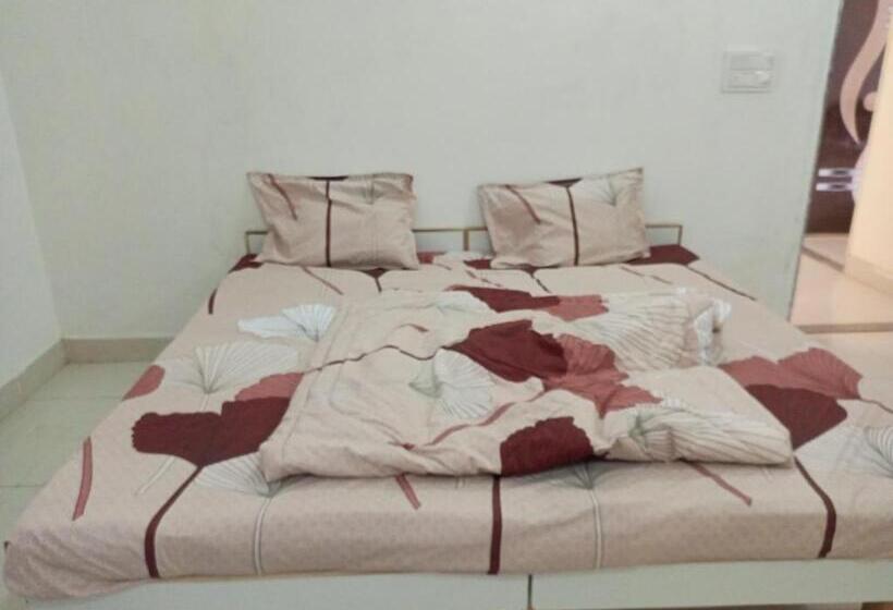 هتل Dwarka Bungalow 1 Only Family