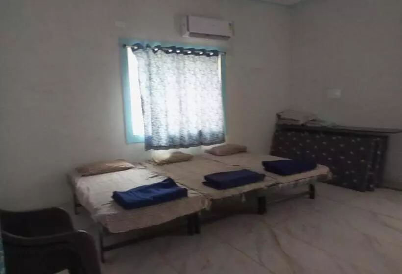 Hotelli Dwarka Bungalow 1 Only Family