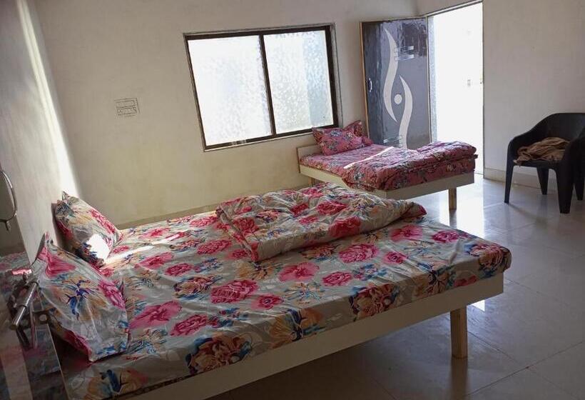 هتل Dwarka Bungalow 1 Only Family