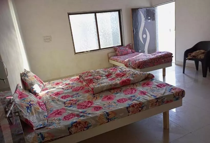 Hotelli Dwarka Bungalow 1 Only Family