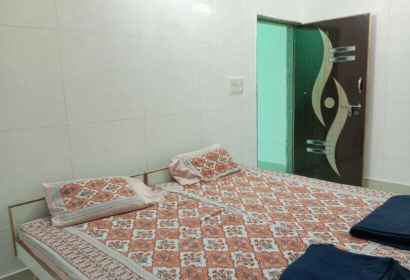 هتل Dwarka Bungalow 1 Only Family