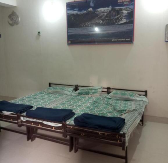 هتل Dwarka Bungalow 1 Only Family