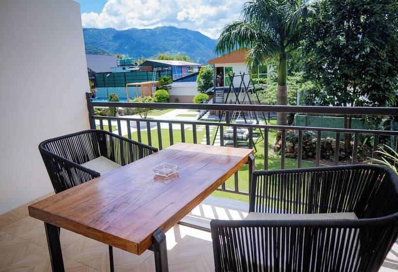 Majestic Lake Front Hotel & Suites