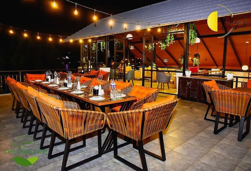 Majestic Lake Front Hotel & Suites