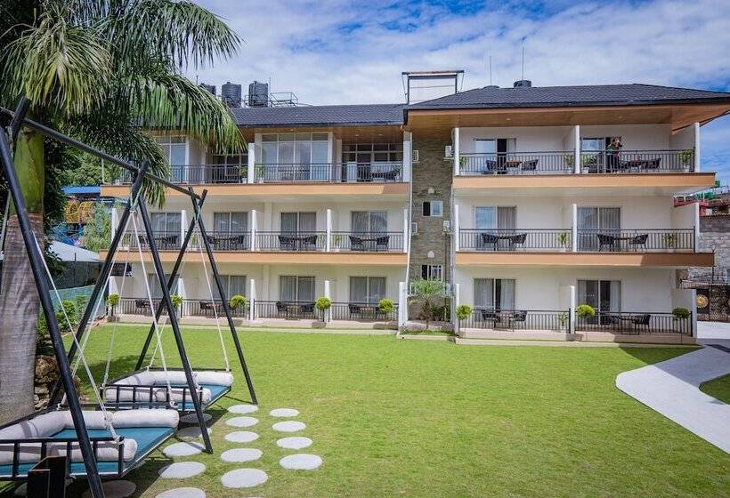 Majestic Lake Front Hotel & Suites