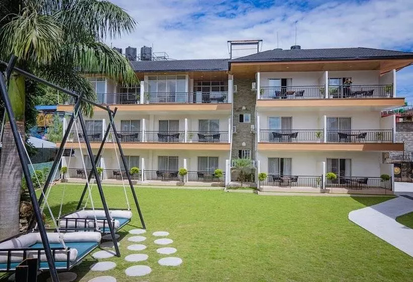 Majestic Lake Front Hotel & Suites