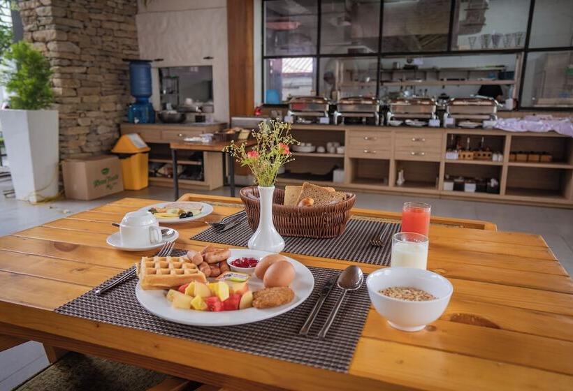 Majestic Lake Front Hotel & Suites