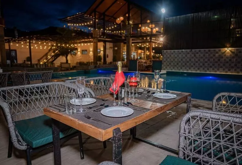 Majestic Lake Front Hotel & Suites