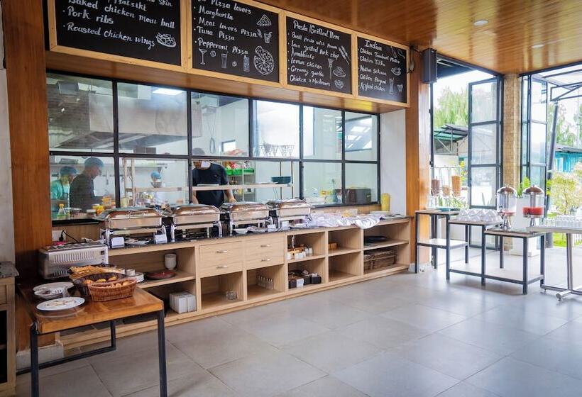 Majestic Lake Front Hotel & Suites