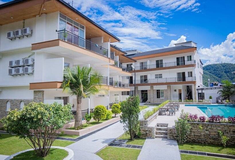 Majestic Lake Front Hotel & Suites