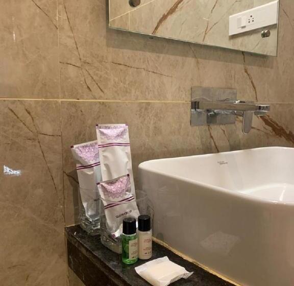 Purple  Hotels & Resorts