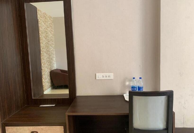 Purple  Hotels & Resorts