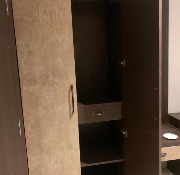 Purple  Hotels & Resorts