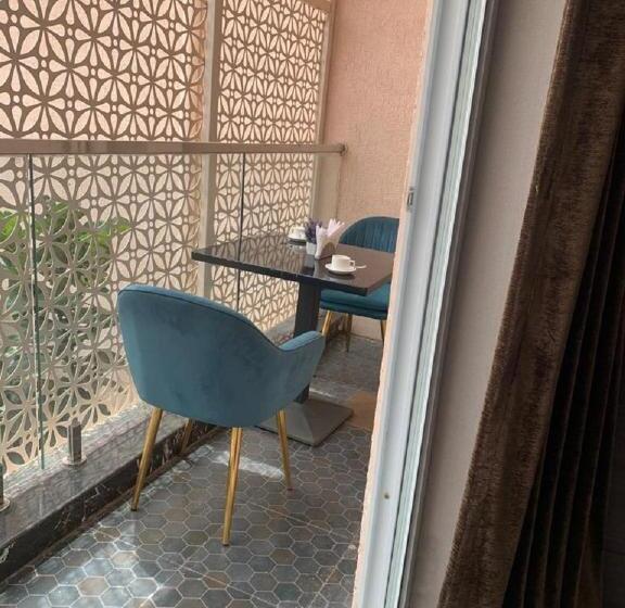 Purple  Hotels & Resorts