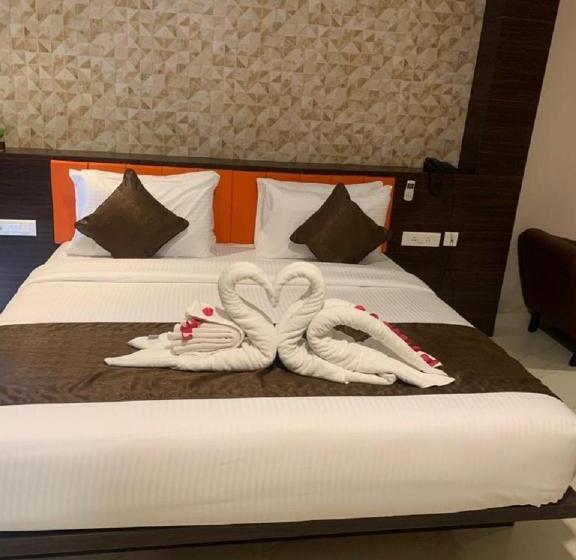 Purple  Hotels & Resorts