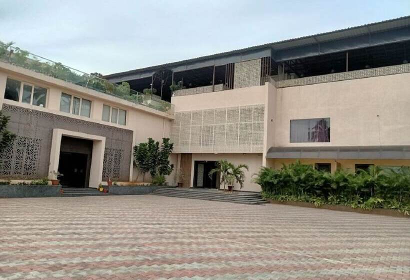 Purple  Hotels & Resorts