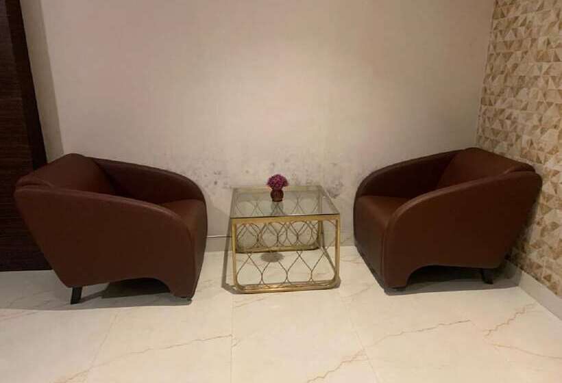 Purple  Hotels & Resorts