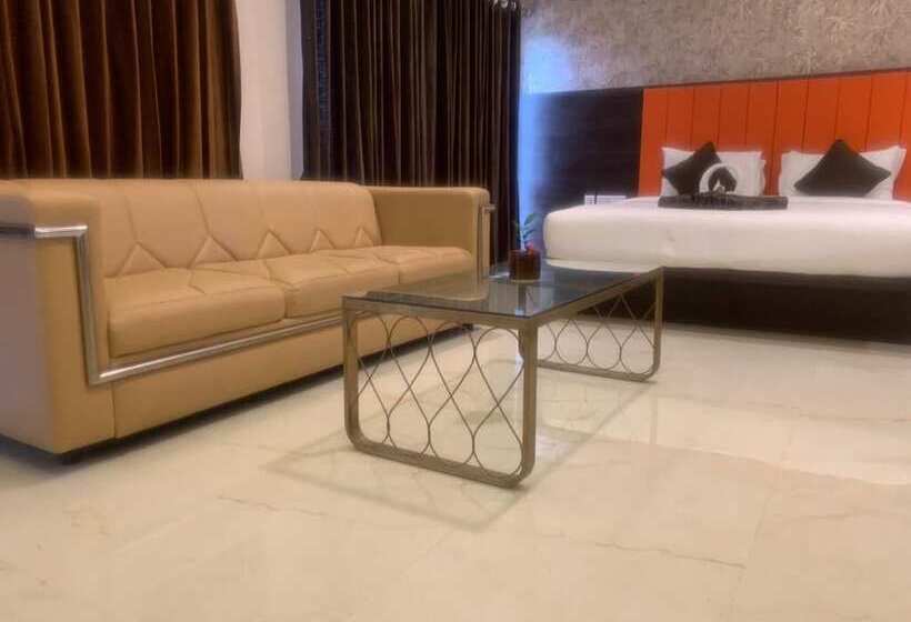 Purple  Hotels & Resorts