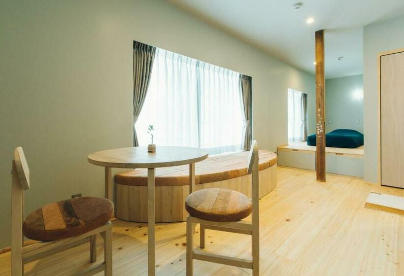 Общежитие 宿 ロイノハコ