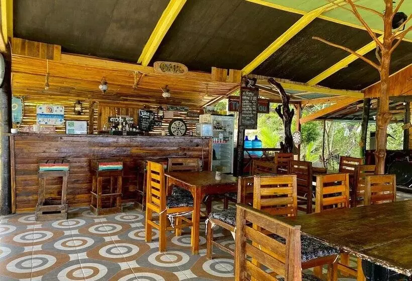 Retkeilymaja Ricky S Beach House