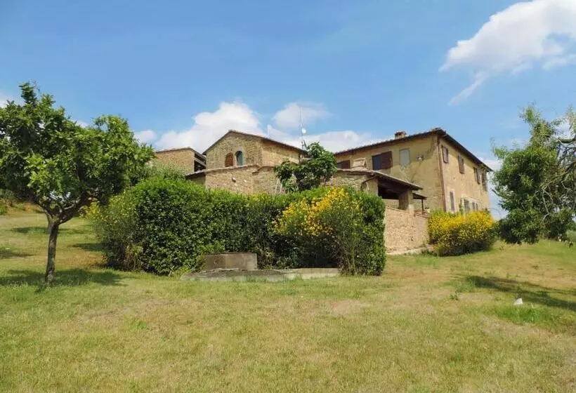 ホテル Agriturismo Fonte Senesi