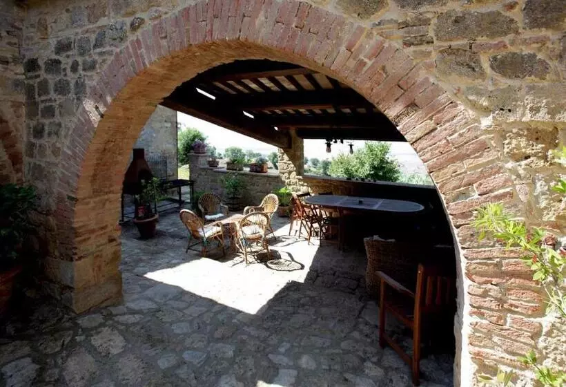 ホテル Agriturismo Fonte Senesi