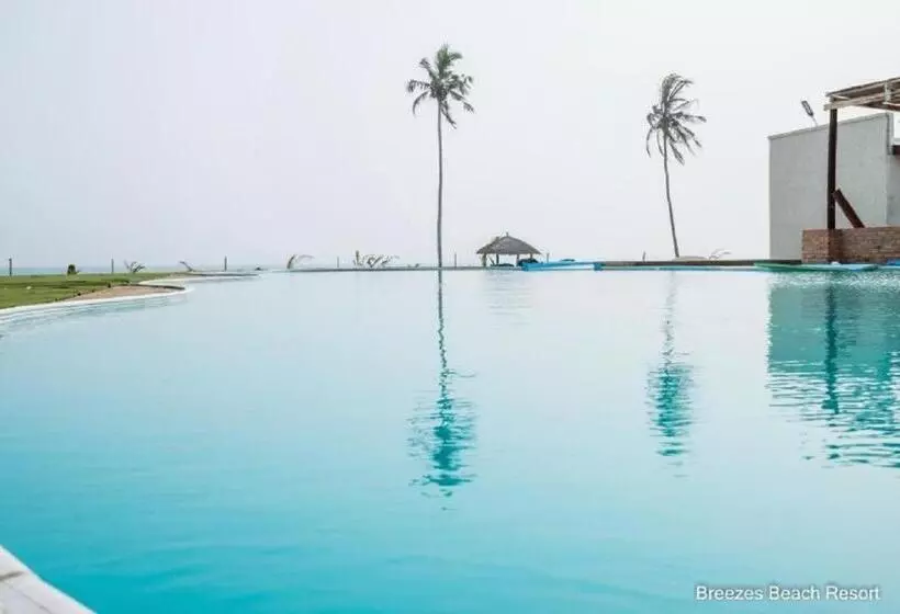 ホテル Breezes Beach Resort