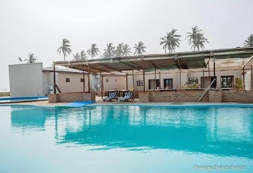 ホテル Breezes Beach Resort