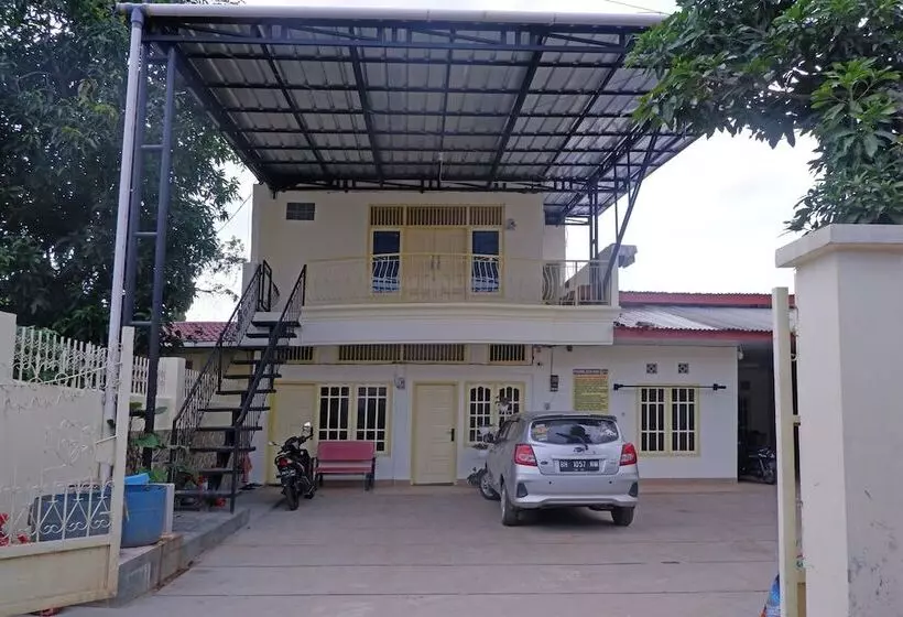 ホテル Oyo 92632 Kost Pondok Kito