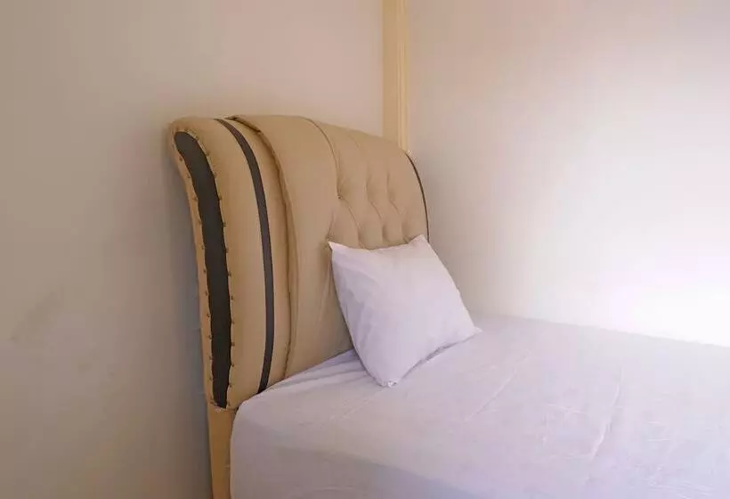 ホテル Oyo 92632 Kost Pondok Kito