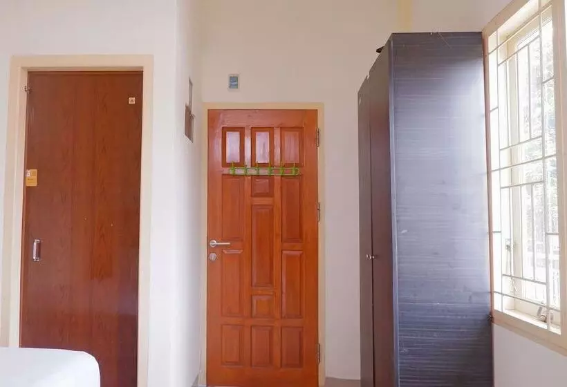 ホテル Oyo 92632 Kost Pondok Kito