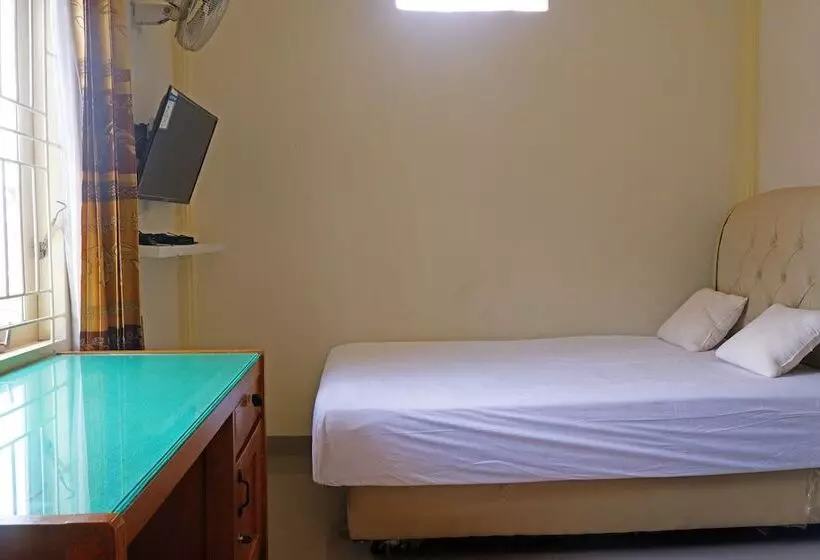 ホテル Oyo 92632 Kost Pondok Kito
