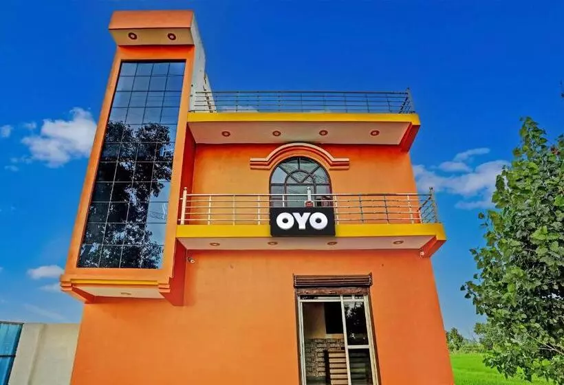 ホテル Oyo Flagship The Crown Plaza