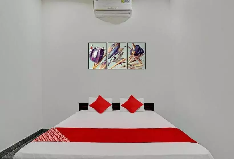 ホテル Oyo Flagship The Crown Plaza