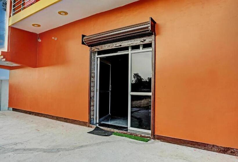 호텔 Oyo Flagship The Crown Plaza