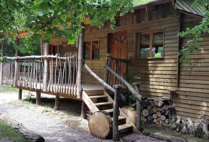 تختخواب و صبحانه Le Coeur De La Foret