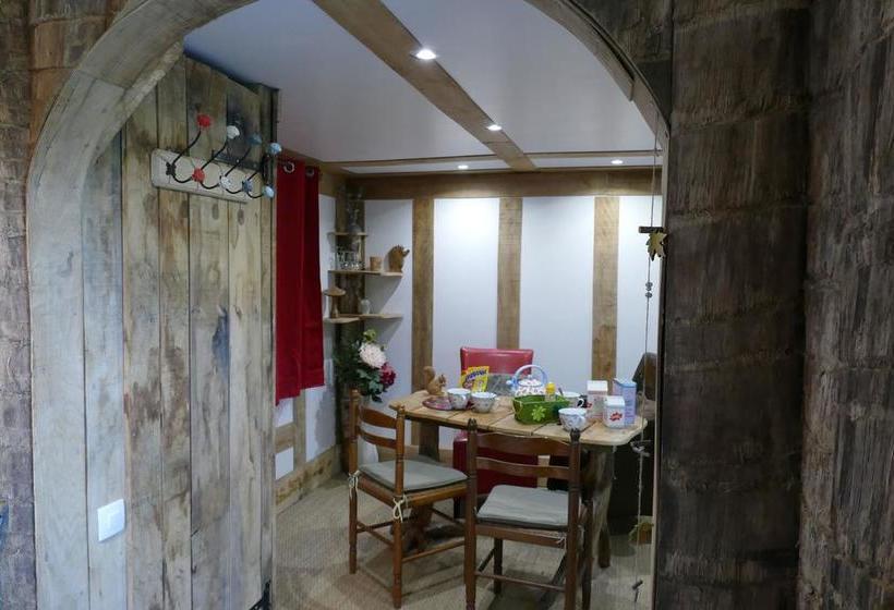 تختخواب و صبحانه Le Coeur De La Foret