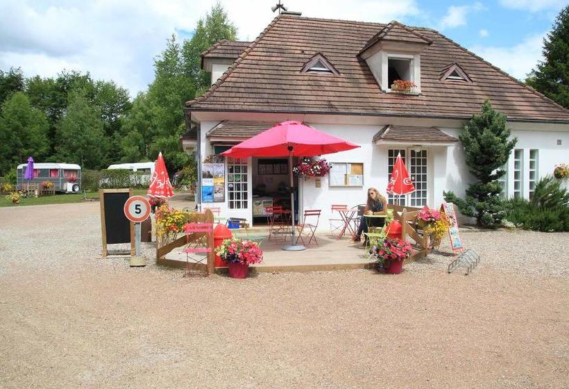 تختخواب و صبحانه Le Coeur De La Foret