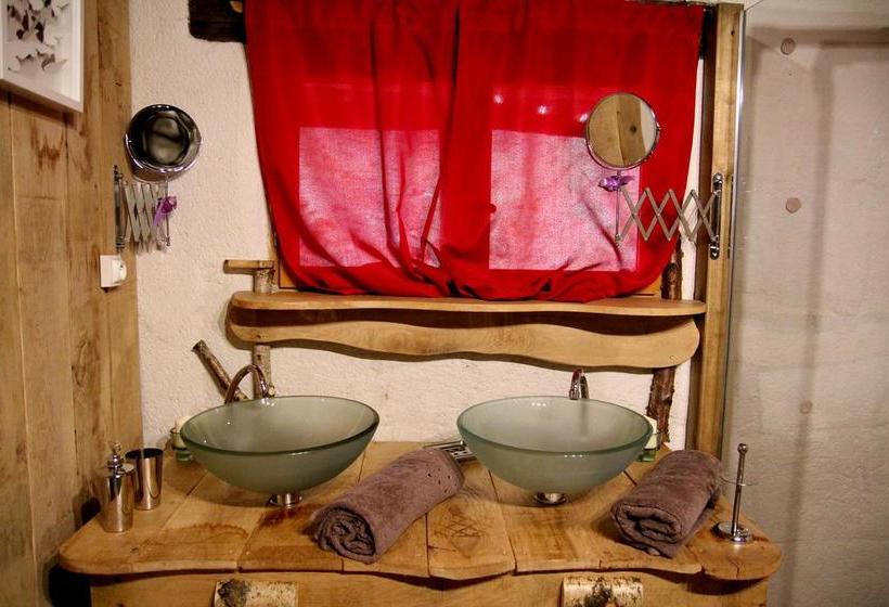 تختخواب و صبحانه Le Coeur De La Foret