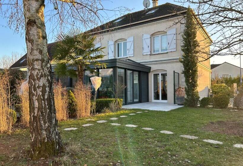 تختخواب و صبحانه Les Suites Champenoises