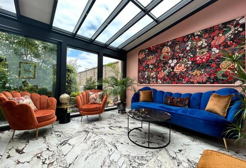 تختخواب و صبحانه Les Suites Champenoises